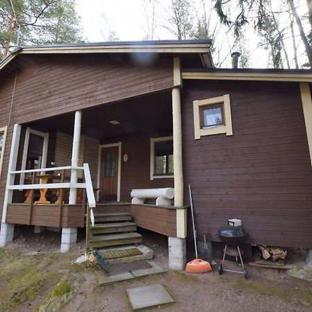 Pyhtaeaen Vuokramoekit Villa Tuuski ภายนอก รูปภาพ