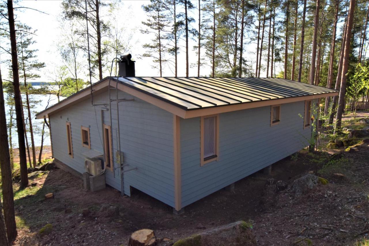 Pyhtaeaen Vuokramoekit Villa Tuuski ภายนอก รูปภาพ