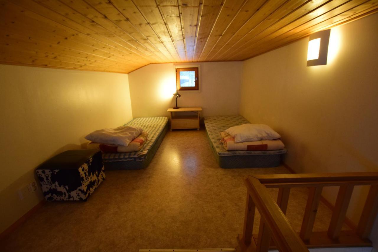 Pyhtaeaen Vuokramoekit Villa Tuuski ภายนอก รูปภาพ