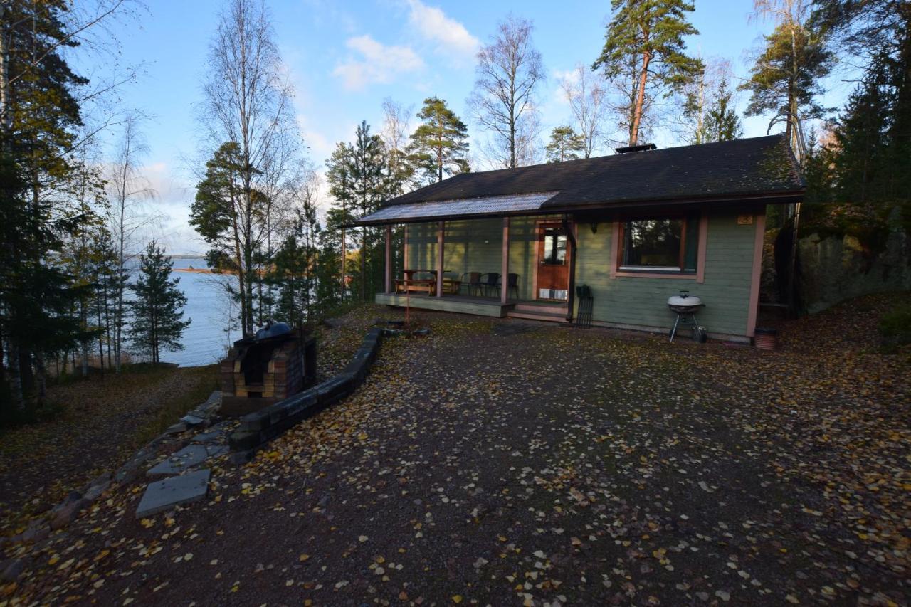 Pyhtaeaen Vuokramoekit Villa Tuuski ภายนอก รูปภาพ