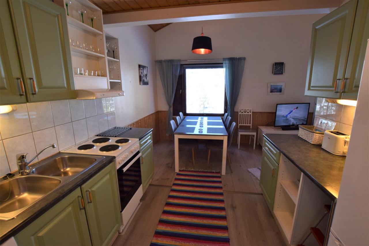 Pyhtaeaen Vuokramoekit Villa Tuuski ภายนอก รูปภาพ