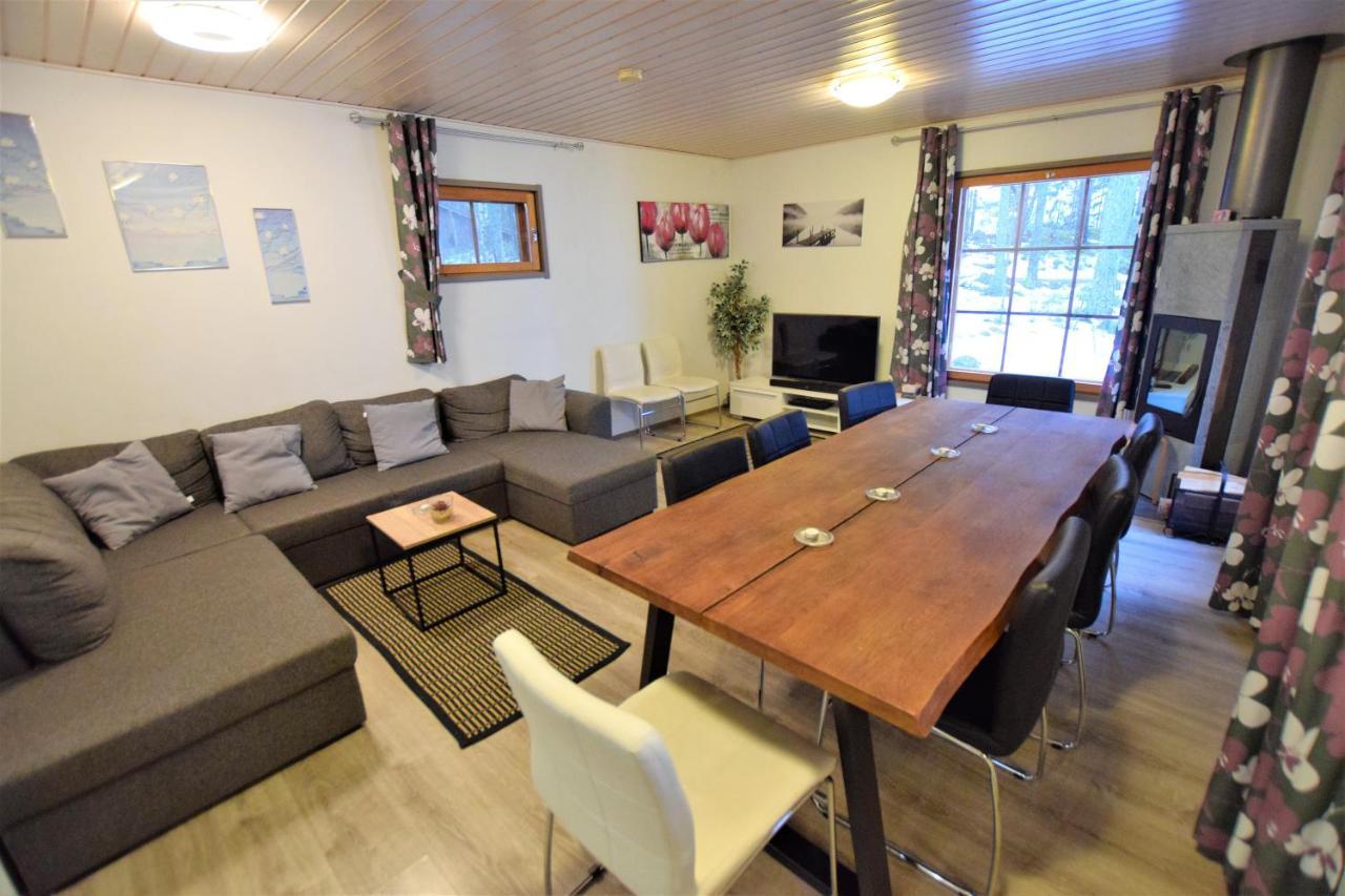 Pyhtaeaen Vuokramoekit Villa Tuuski ภายนอก รูปภาพ