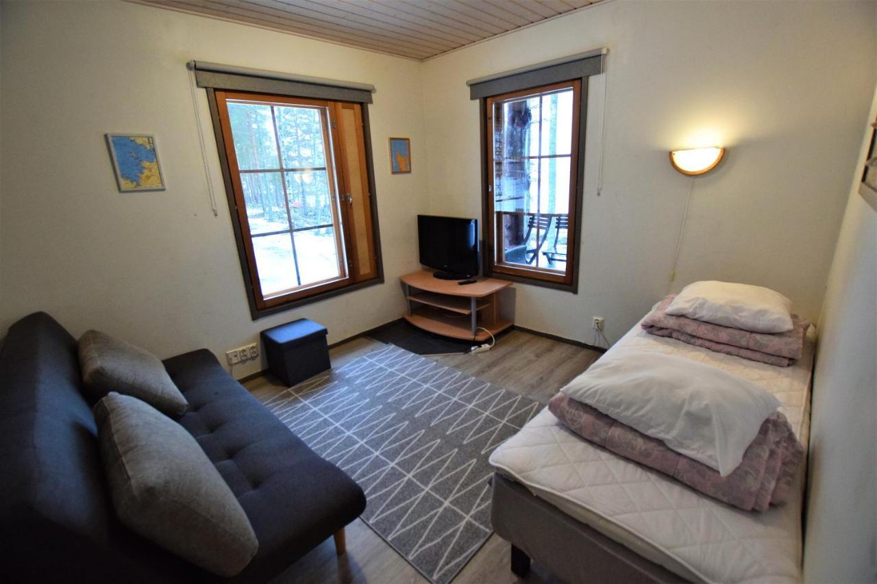 Pyhtaeaen Vuokramoekit Villa Tuuski ภายนอก รูปภาพ