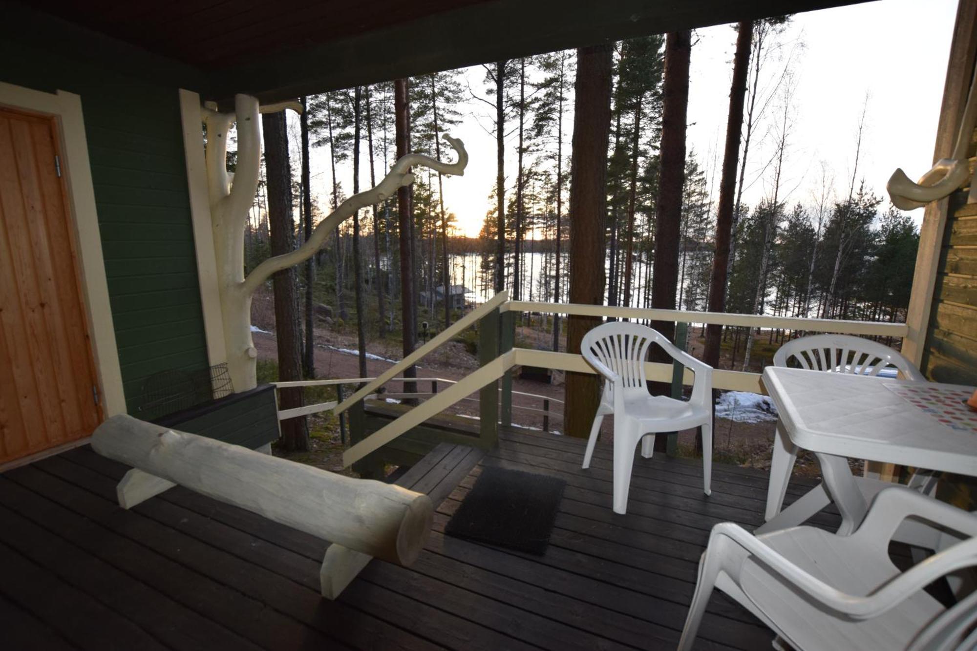 Pyhtaeaen Vuokramoekit Villa Tuuski ภายนอก รูปภาพ
